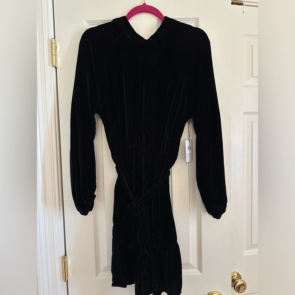 Bella Dahl Velvet long sleeve dress with tie belt